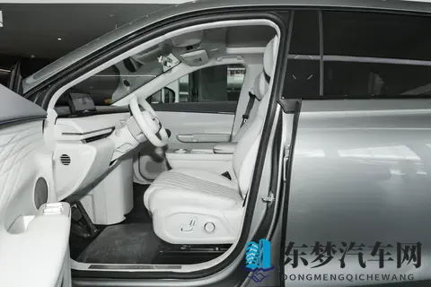 11月买车又有新选择！星纪元 ET卷到起飞，普通人也能享豪华