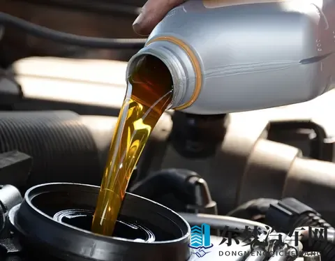别瞎换机油！新手必记5个真相：避开3大伤车坑，每次保养省200+-2