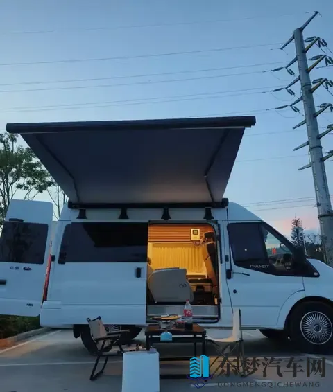 不是买的，是造的！福特全顺改成“小家”的男人，太会玩了！