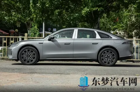 奇瑞推出的中大型车，长超5米+零百79s，15万可拿下，风云A9L-2