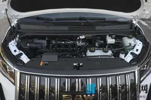 CLTC综合续航1420km 锐胜M8大型MPV正式预售 1698万起-2