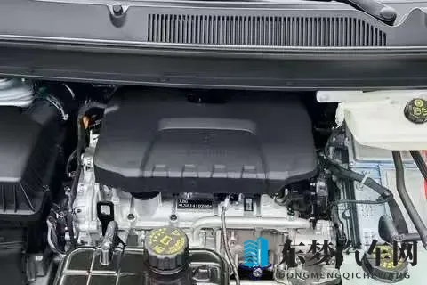 试过五菱星光730 PHEV才知道，十万级MPV也能满足一家人的需求-3