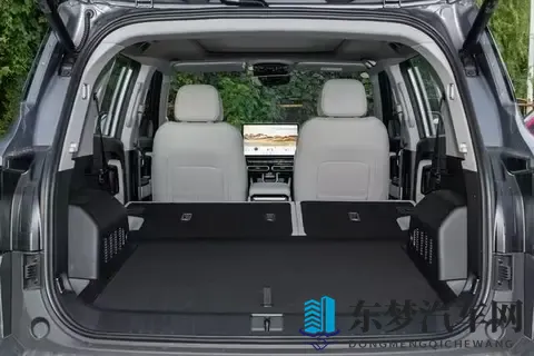 四驱版来了！这台15万级SUV可城可野，适合全家出游-3