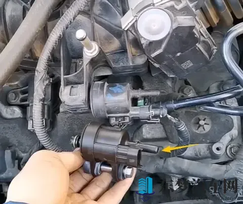 别克GL8混合气过稀，别走弯路，一拔一堵直接破案！-2