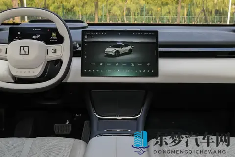 15-20 万纯电 SUV 新选择：焕新极氪 X 的 “豪华平权”，到底香不香？-2