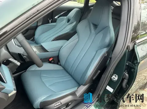 承认吧！一体式运动座椅其实一点都不舒服-1