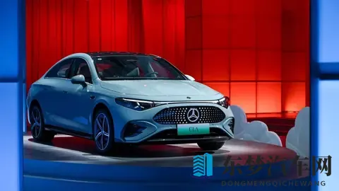 全新梅赛德斯-奔驰纯电CLA上市，249万元起