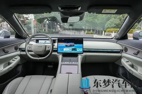 星纪元ES增程版Ultra四驱旗舰：重新定义中大型纯电轿车的均衡性-3