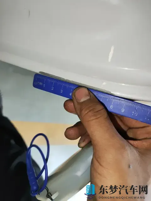 腾势 N8L 成都上市即热销 千万权益回馈西区用户-1