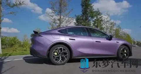 深蓝L06预售价1399万起,法拉利同款悬架与激光雷达成亮点-3