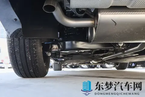 月牙青、莫高蓝两种颜色，吉利星瑞全新东方曜来了，有颜又有料-1