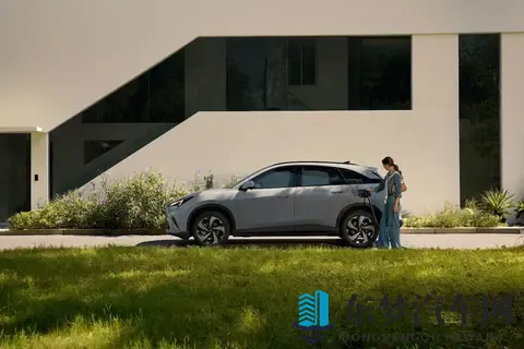 首搭增程动力，价格够给力，极狐全新阿尔法T5限时售1098万元起-1