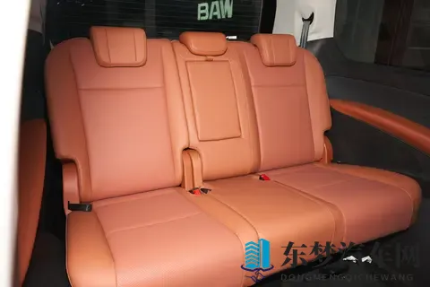 CLTC综合续航1420km 锐胜M8大型MPV正式预售 1698万起-1