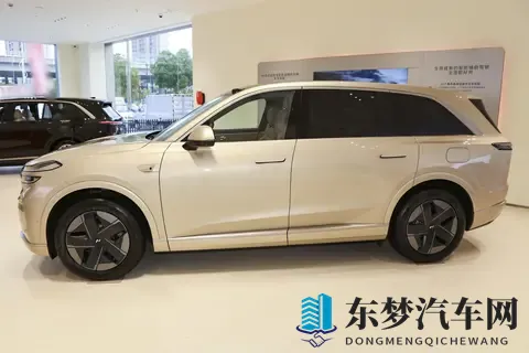 30万级大六座SUV抉择：深蓝S09与乐道L90，这些细节决定该选谁-3