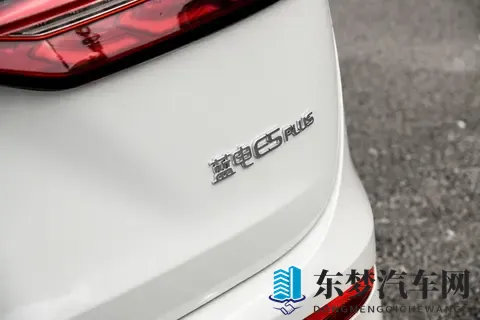 选车不纠结！12万级插混SUV市场再添猛将，第三代蓝电E5 PLUS来了-2