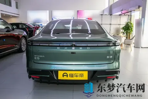 2025款星纪元ES纯电版Max城区辅助驾驶：科技与续航的均衡之作-1