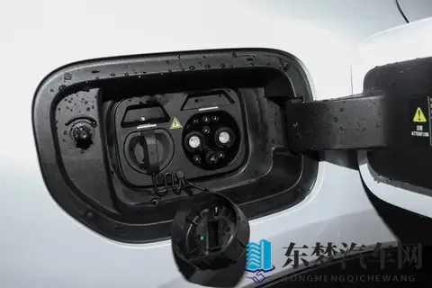 15 万级纯电 SUV，年轻人值得试吗？- 深蓝 S05 长续航版-3