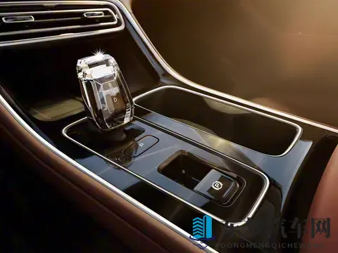 男生憋尿训练(最痛苦)：挑战忍耐极限，男子憋尿体验堪称苦行记