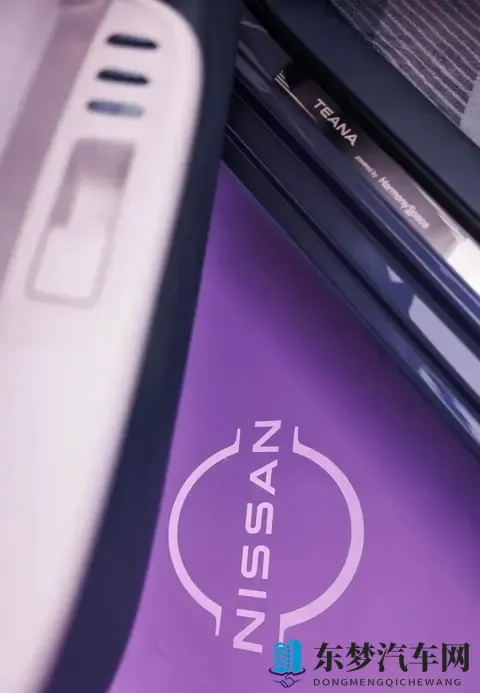 东风日产天籁鸿蒙：沙发厂拥抱智能，能行吗？-3