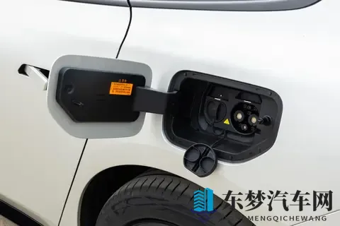 激光雷达+8295芯片，选15万级轿跑可以看看eπ007+表现如何-3