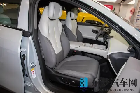 “公路磁悬浮” 到底是噱头还是真功夫？深蓝L06这些细节太戳心-2