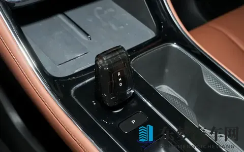 全新一代吉利帝豪预售，689万起，比原来更智能化了-1