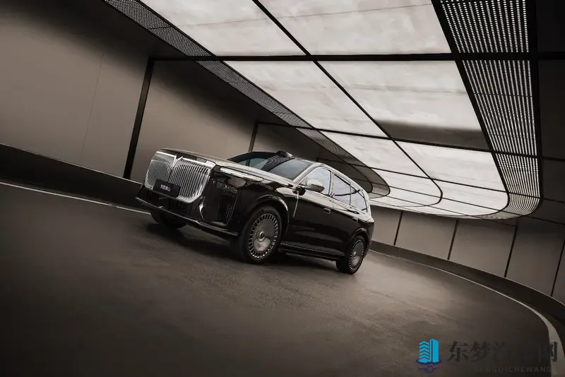 岚图泰山或45万叫板问界M9！邵明峰：旗舰SUV就这两家