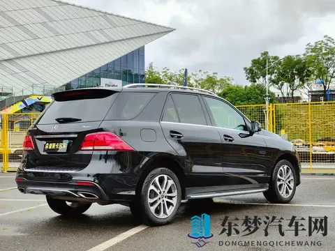 17万多拿下当年落地近80万的奔驰GLE，这性价比！-1