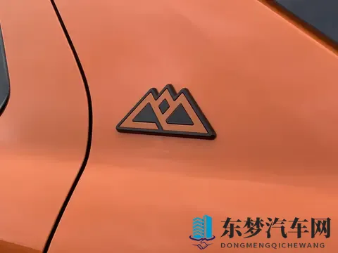 全新福特探险者昆仑穿越版上市，出厂即改装，圆城市佬的越野梦-1