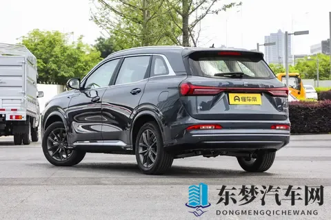 12万级插混SUV,230km纯电续航,还有电混四驱+露营装备-1