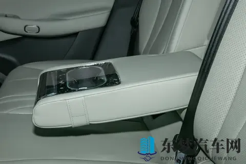 2025款星纪元ES纯电版Max城区辅助驾驶：科技与续航的均衡之作-2