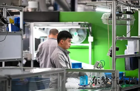 黄色免费视频网站：汽车创新技术盘点：智能驾驶与共享经济兴起-2