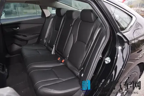 2025款英仕派典雅版，中型车性价比之王？-2