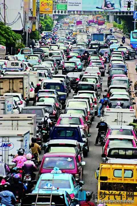 中国新能源车企在 印尼投资的三维风险与突围之道