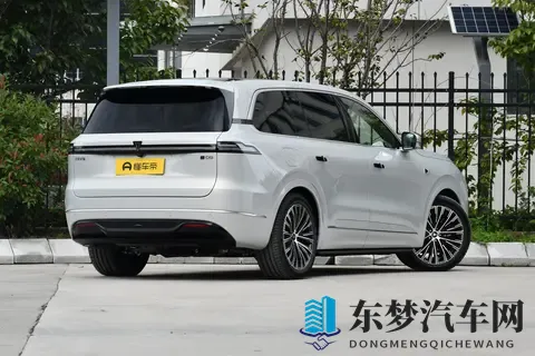 问界M9VS深蓝S09:两种不同的家庭用车理念-2
