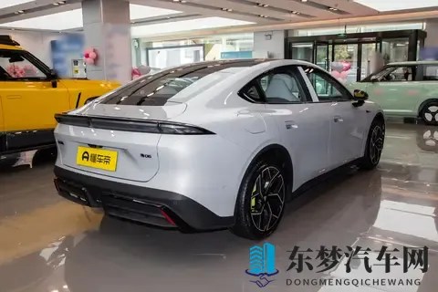 1399万元起，深蓝L06，一车满足多场景需求，适合年轻人-3