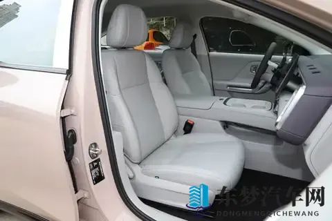 试驾零跑B01 2025款550激光雷达版，值得购买吗？-1