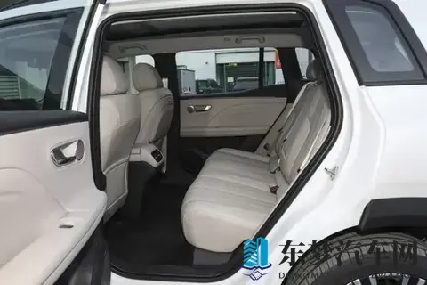 家用新能源SUV新选择 广汽埃安i60到店实拍，多方位体验-1