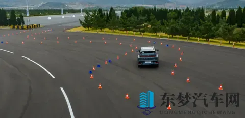 抢先试驾现代EO 羿欧：动力稍逊，刹车忒稳，操控领先-1