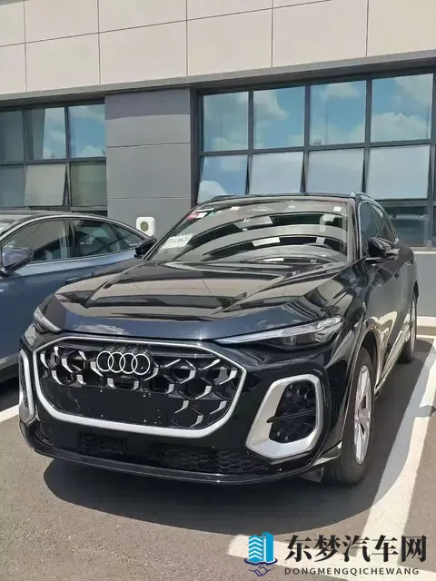 全新奥迪Q5L实车现身,配华为智驾+五代EA888发动机,会畅销吗?-2