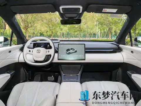 新款极氪X正式上市，新增“西雅图绿”配色，配置调整，会畅销吗-3