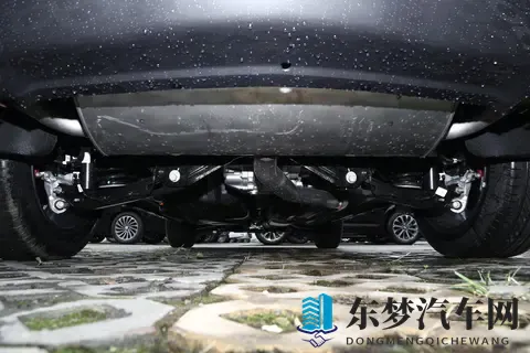 买美式豪华 SUV！2026 款凯迪拉克 XT5 哪个版本性价比高？-1