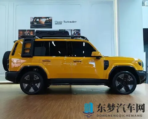 国产增程版“卫士”实车亮相!硬朗越野外观,车长超5米,配四驱-2