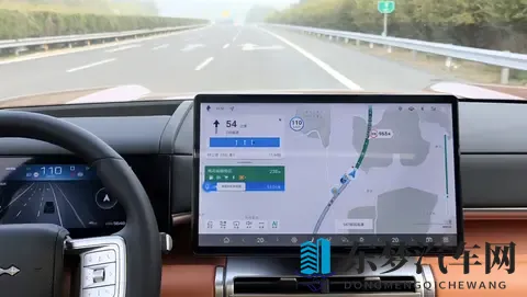 既有越野车的硬派，也有家用车的细腻，试驾方程豹钛7-2