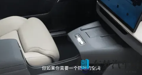 极品身材美女啪啪啪：汽车美女邂逅：驾驭激情，科技时尚碰撞-2