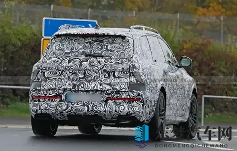 奥迪Q9霍希版曝光:这次,奥迪也要跟迈巴赫“掰手腕”了-2