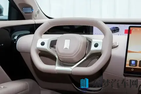 华为乾崑ADS 4+鸿蒙座舱，这款SUV“满配”开卷-1