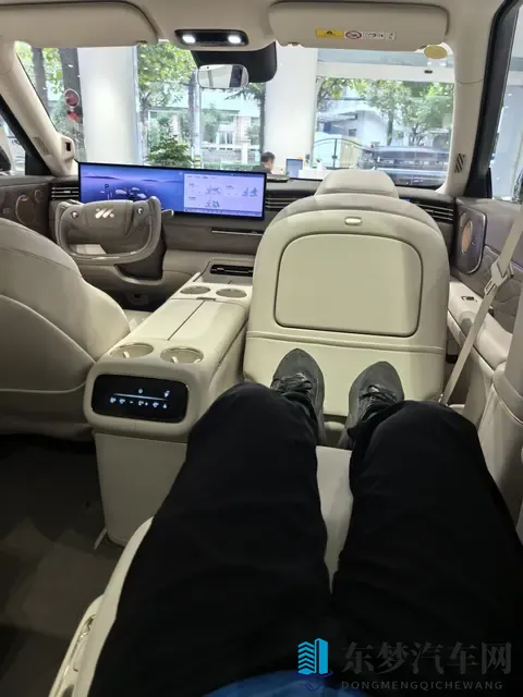 智己LS9实车静态体验，LS7车主哭晕在厕所-2