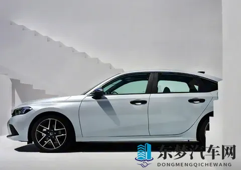 最值得抄底的合资油车，思域终端不到9万块，15T又暴躁又省油-2