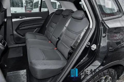 2025 款福特领睿车型配置与价格匹配度分析-1